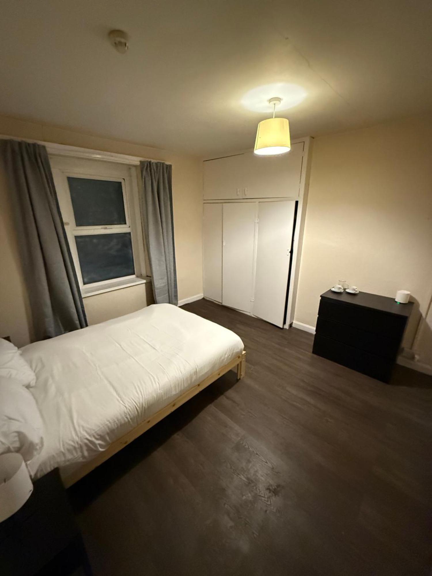 The Phoenix Inn Newport  Luaran gambar