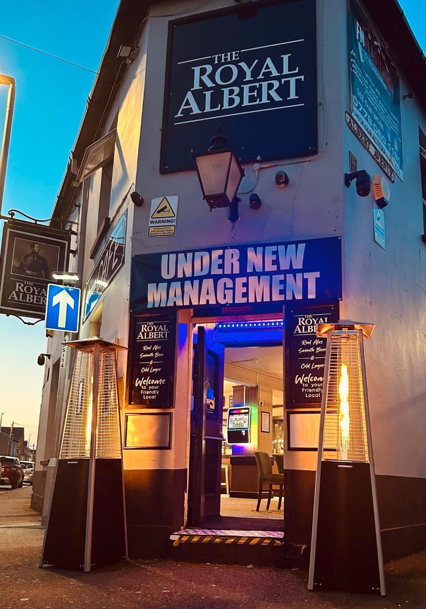 The Phoenix Inn Newport  Luaran gambar