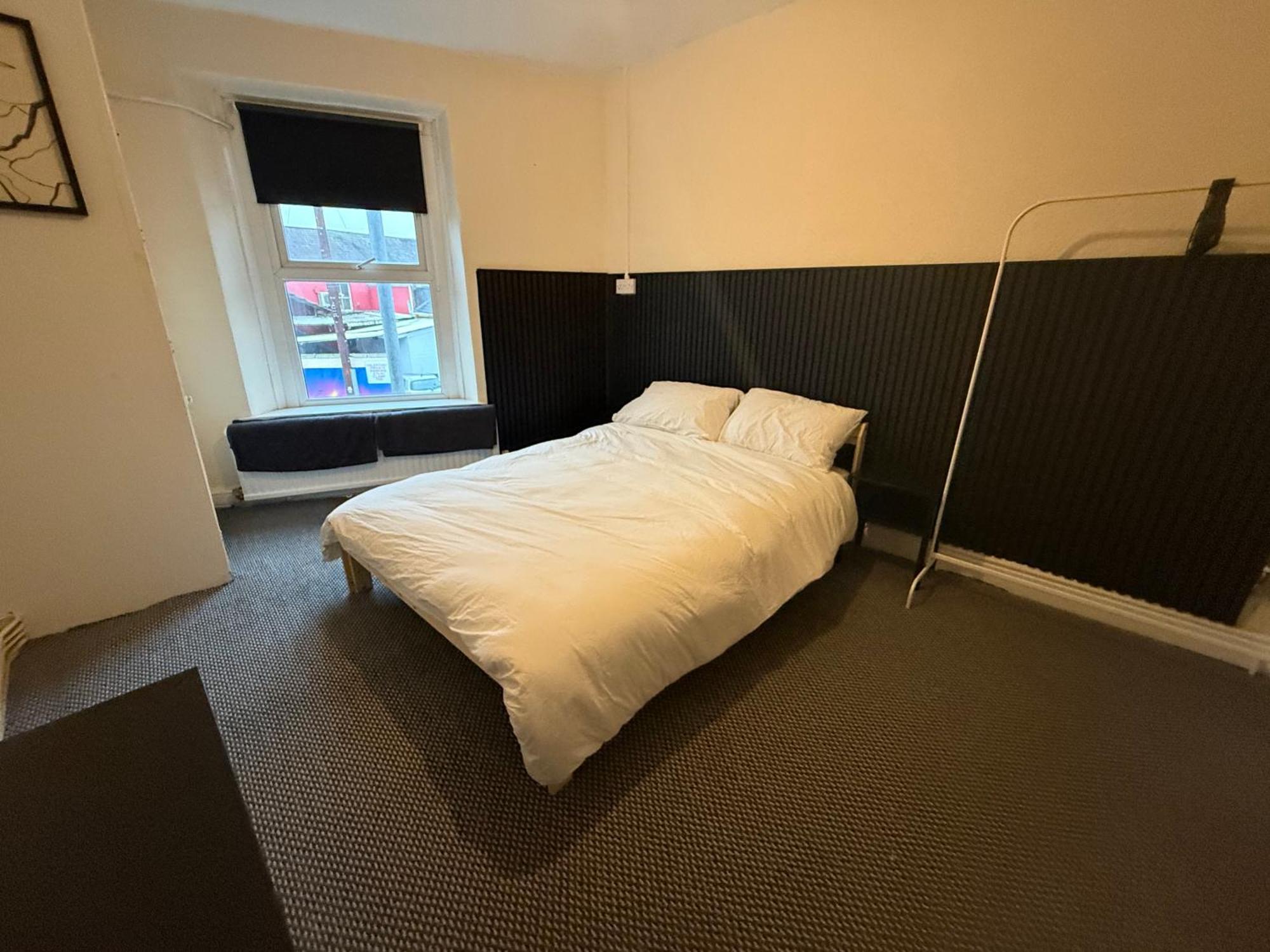 The Phoenix Inn Newport  Luaran gambar